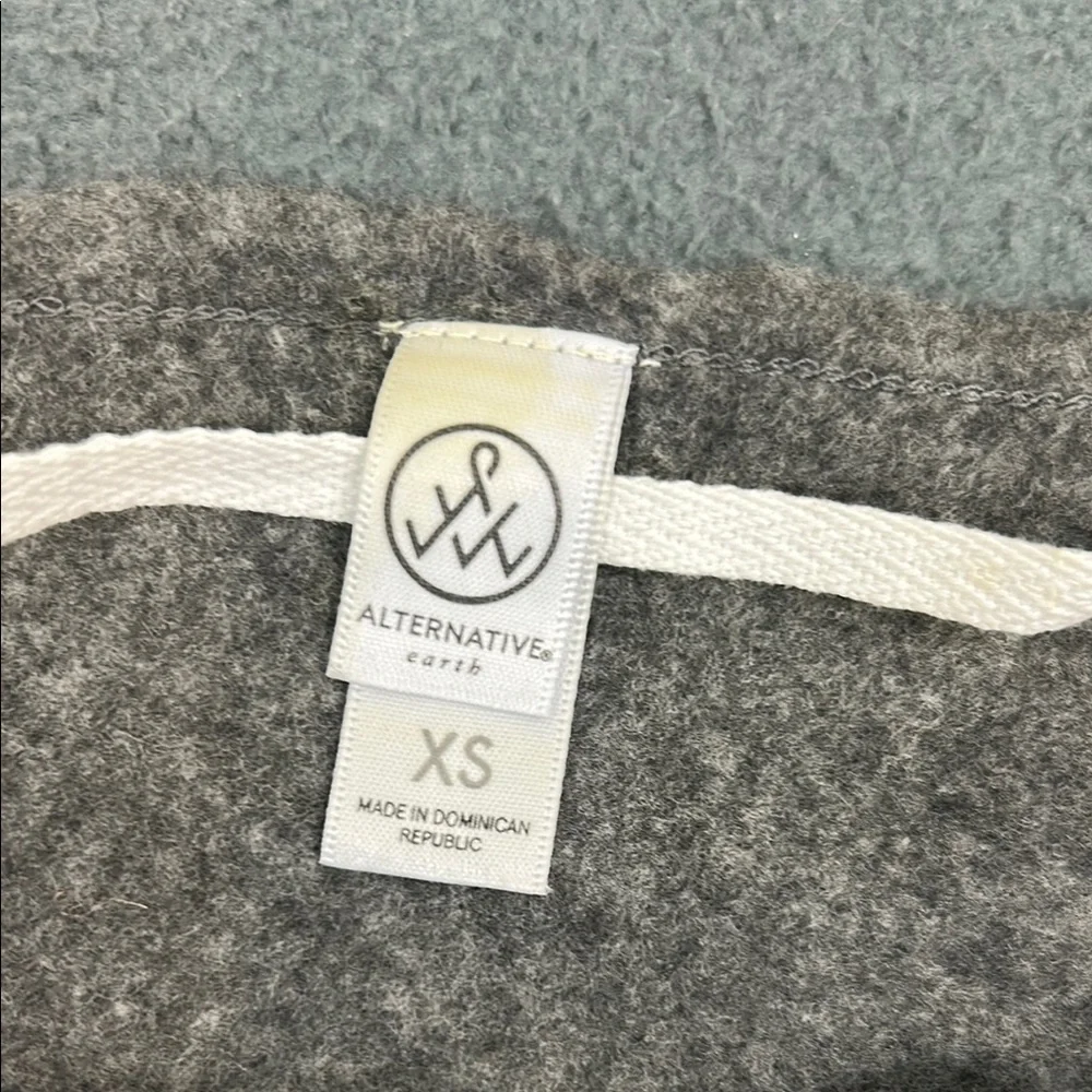 Gray “Mama Bear” Raglan Sweater | 3/4 Sleeve | Size XS - Picture 2 of 7